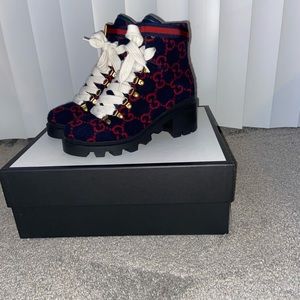 Womens gucci wool boot
